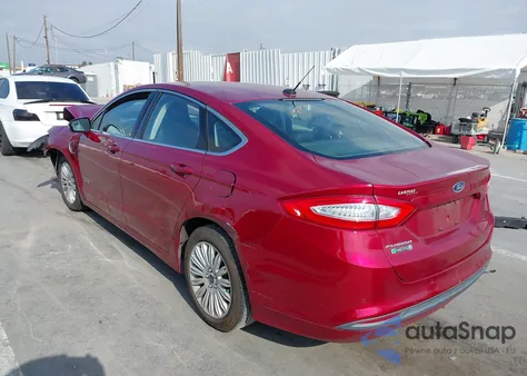 2016 Ford Fusion Energi Se Luxury z USA, uszkodzony, nr VIN 3FA6P0PU7GR385085